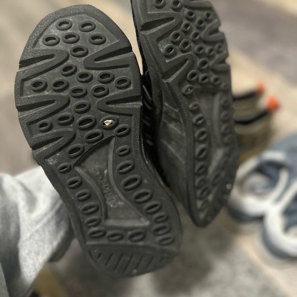 Adidas - Picture 3 of 4